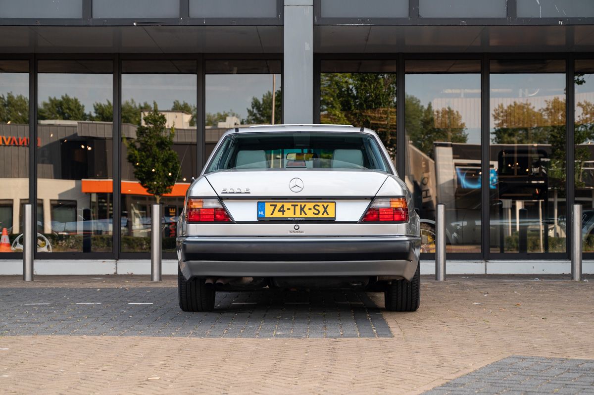 Mercedes-Benz Classe E (1992) — photo 12