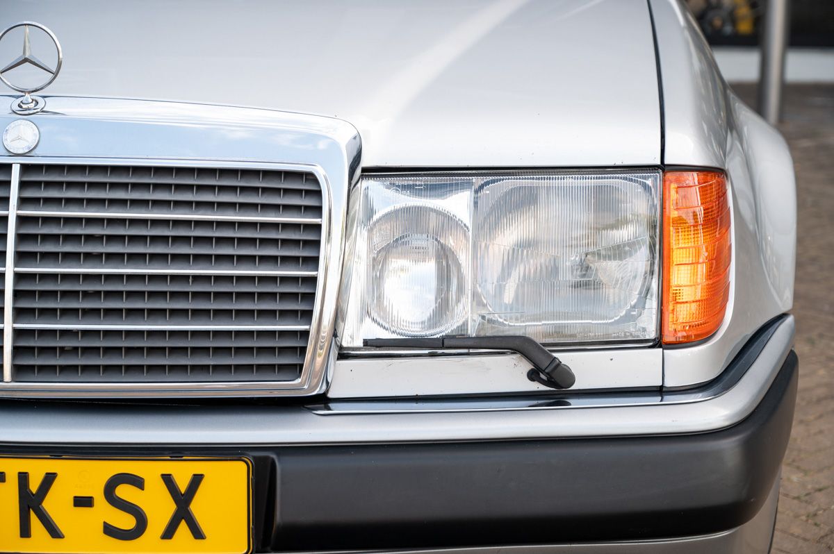 Mercedes-Benz Classe E (1992) — photo 19