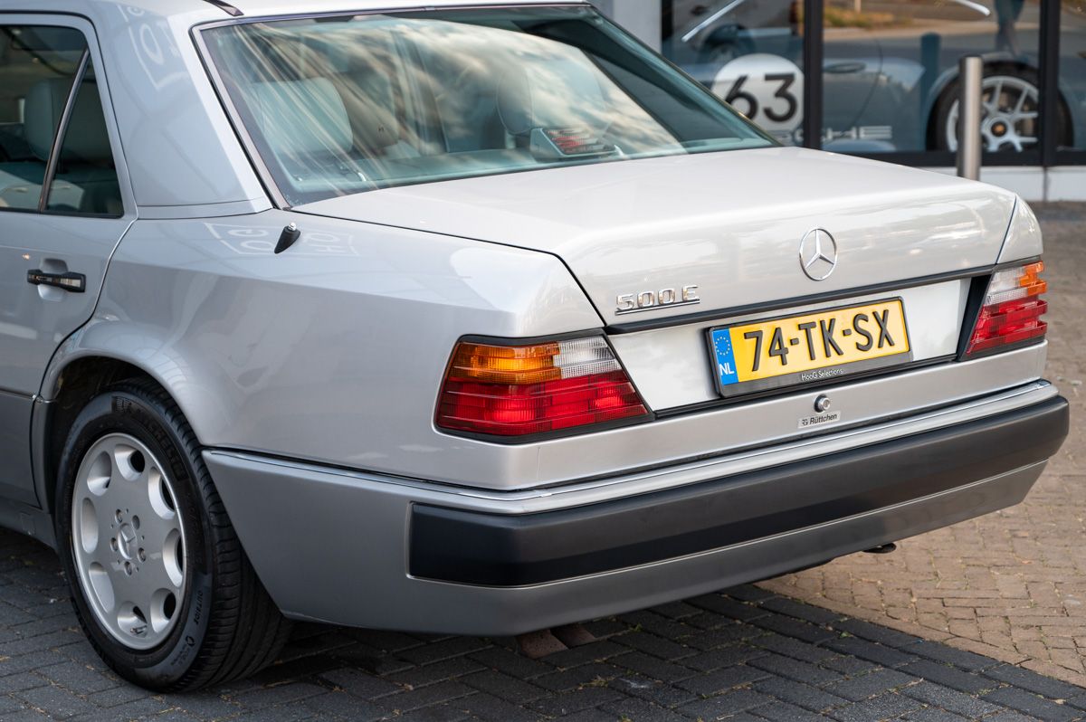 Mercedes-Benz Classe E (1992) — photo 9