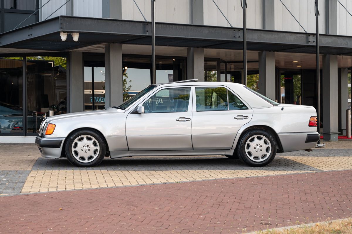 Mercedes-Benz Classe E (1992) — photo 8