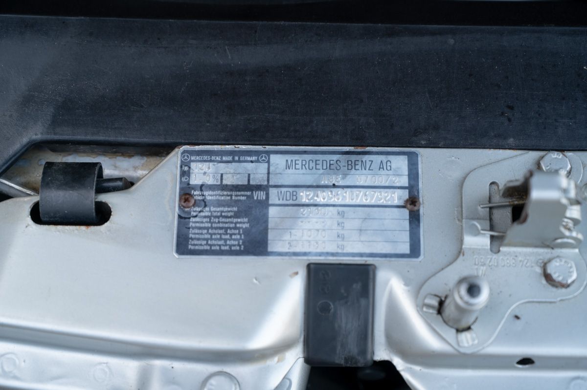 Mercedes-Benz Classe E (1992) — photo 79