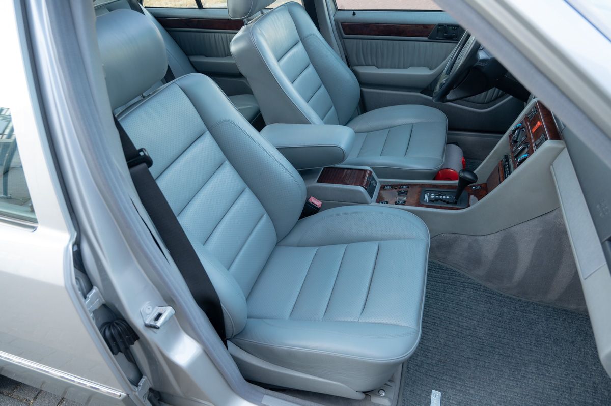 Mercedes-Benz Classe E (1992) — photo 43