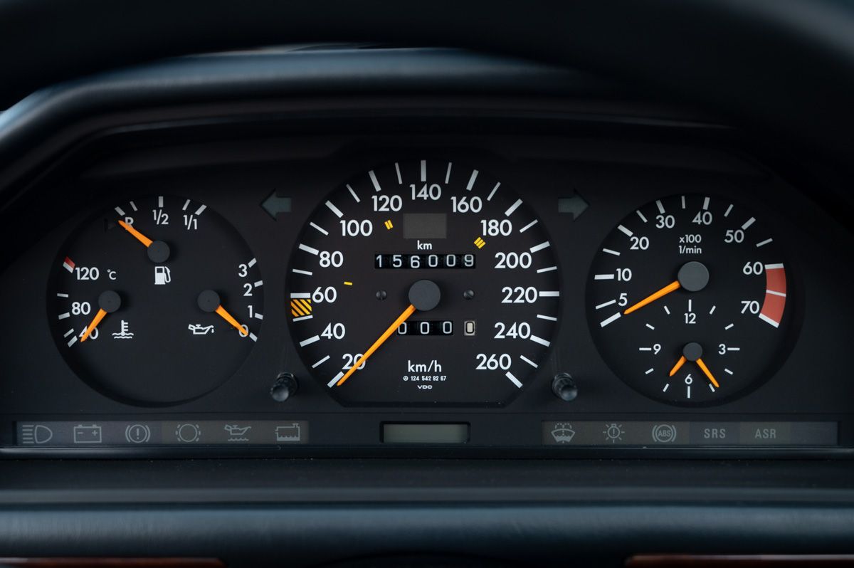 Mercedes-Benz Classe E (1992) — photo 38