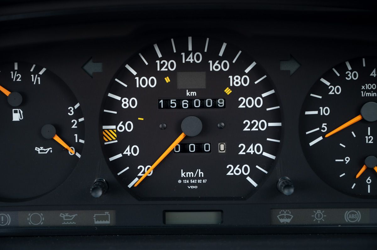 Mercedes-Benz Classe E (1992) — photo 48