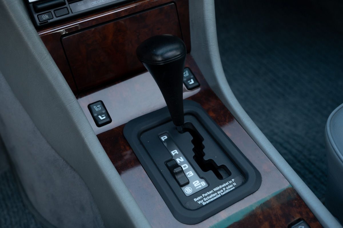 Mercedes-Benz Classe E (1992) — photo 68
