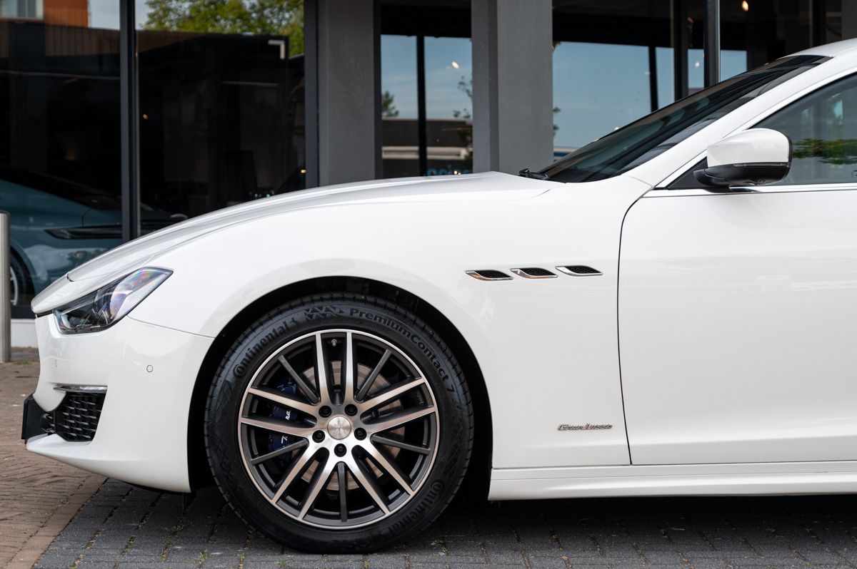 Maserati Ghibli (2019) — photo 37