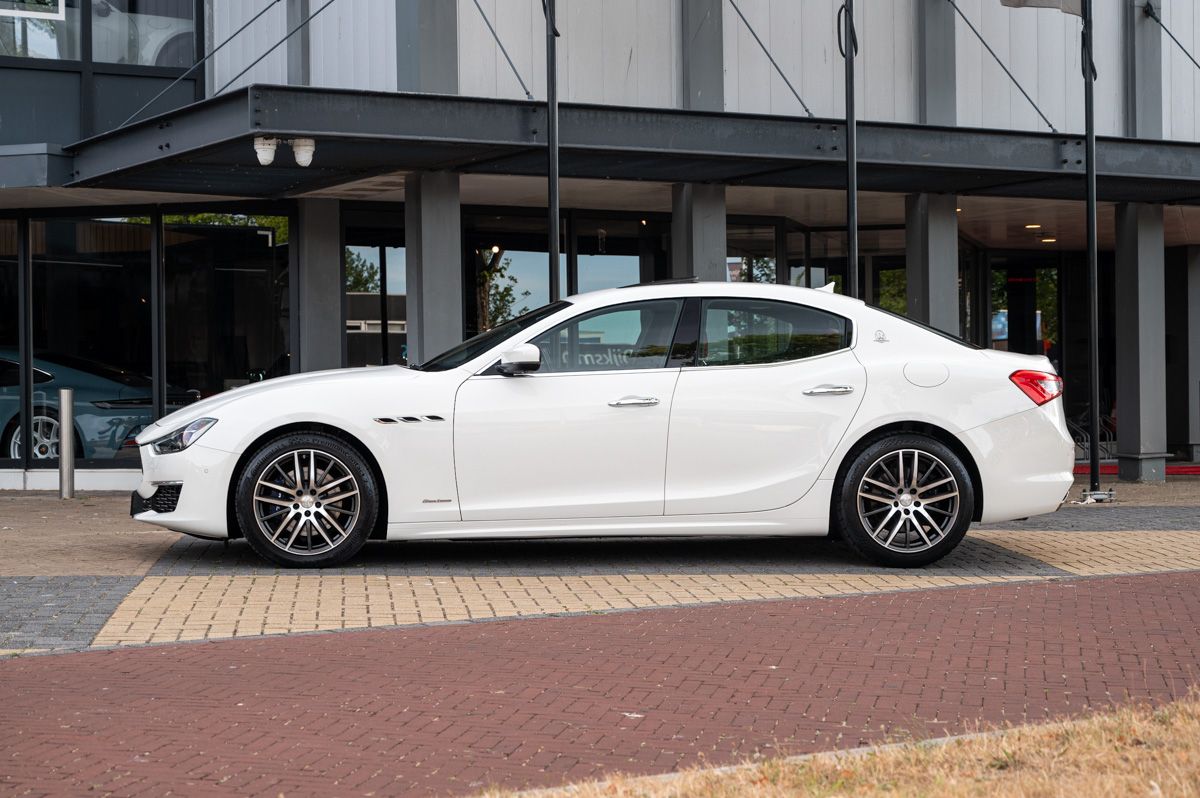 Maserati Ghibli (2019) — photo 7