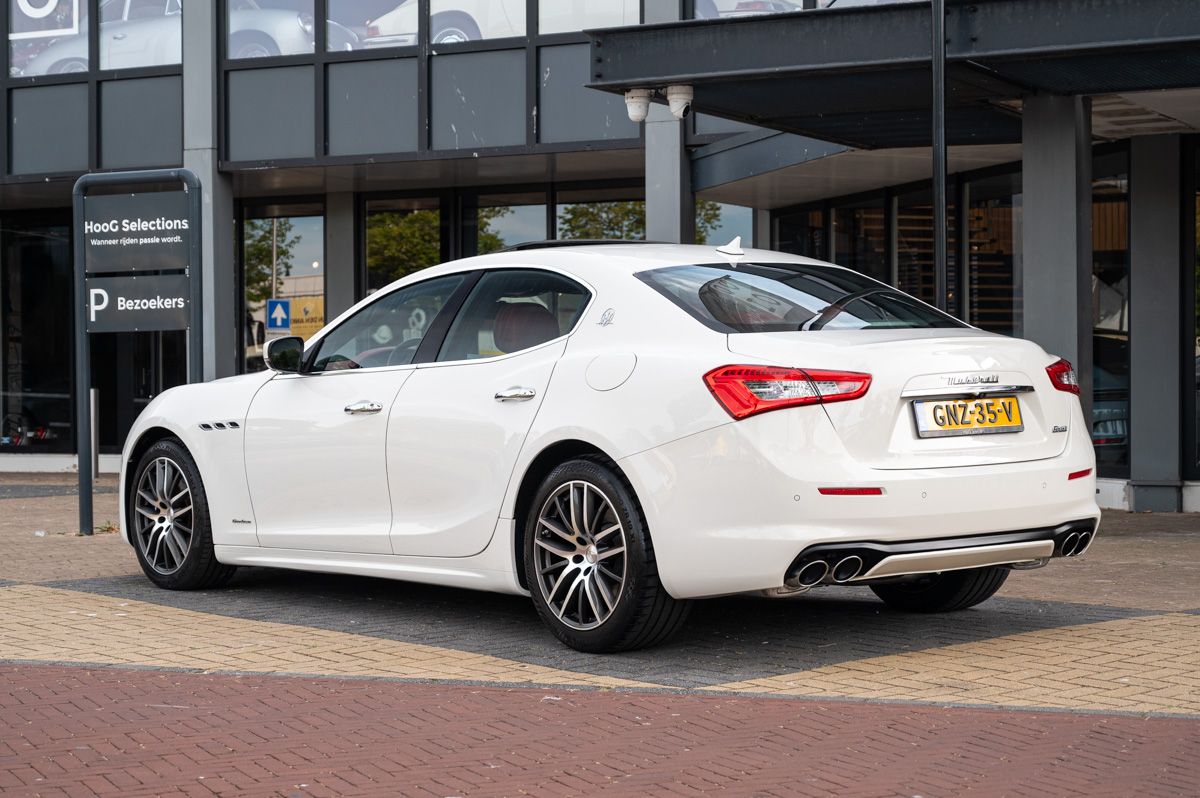 Maserati Ghibli (2019) — photo 12
