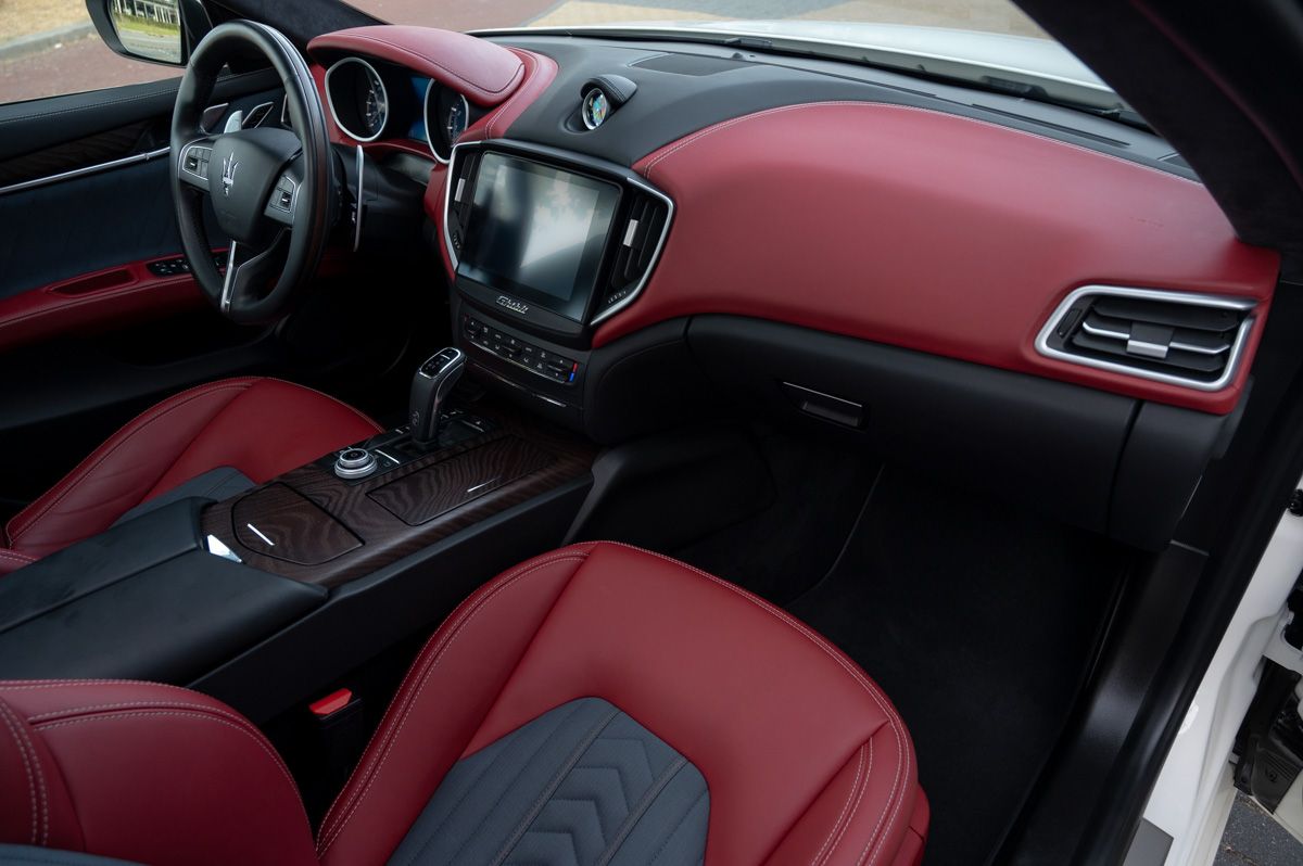 Maserati Ghibli (2019) — photo 47