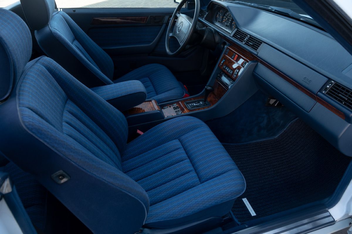 Mercedes-Benz E-Klasse (1991) — foto 36