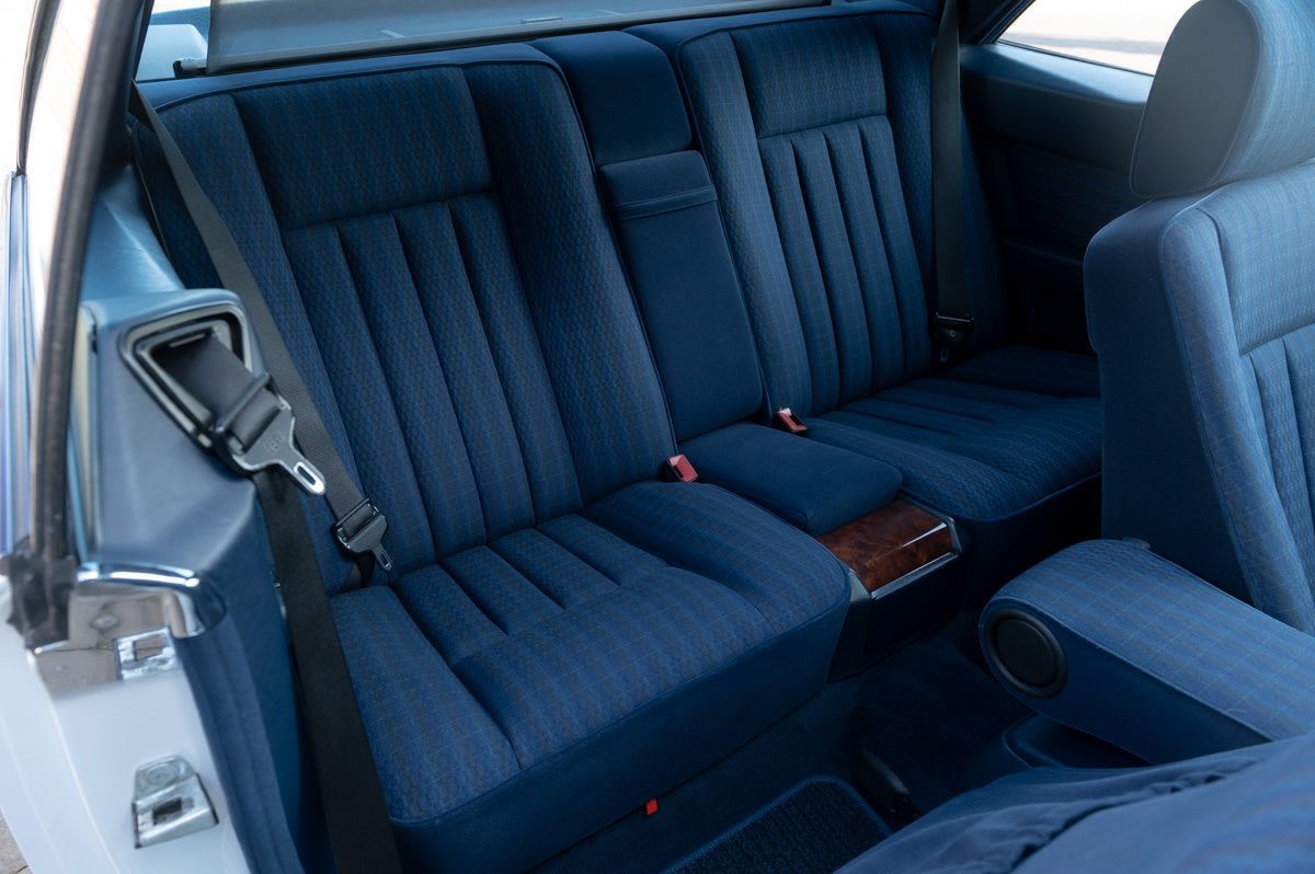 Mercedes-Benz E-Klasse (1991) — foto 43