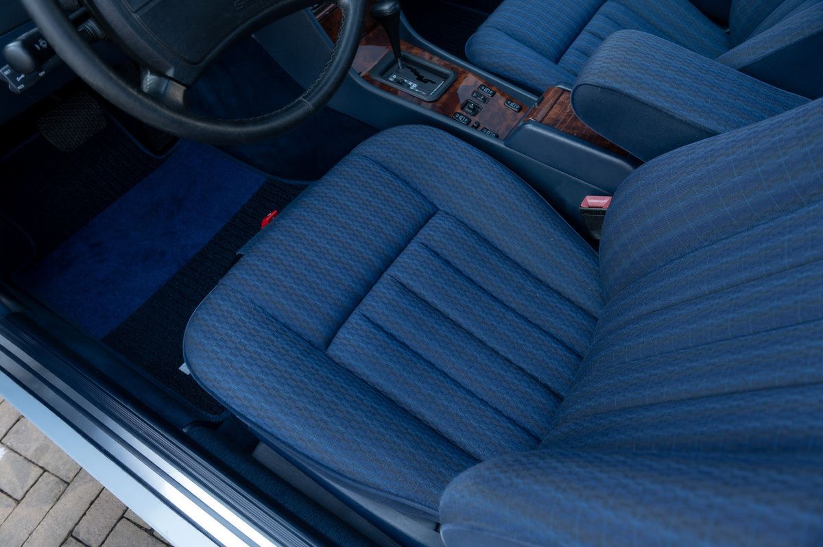 Mercedes-Benz E-Klasse (1991) — foto 40