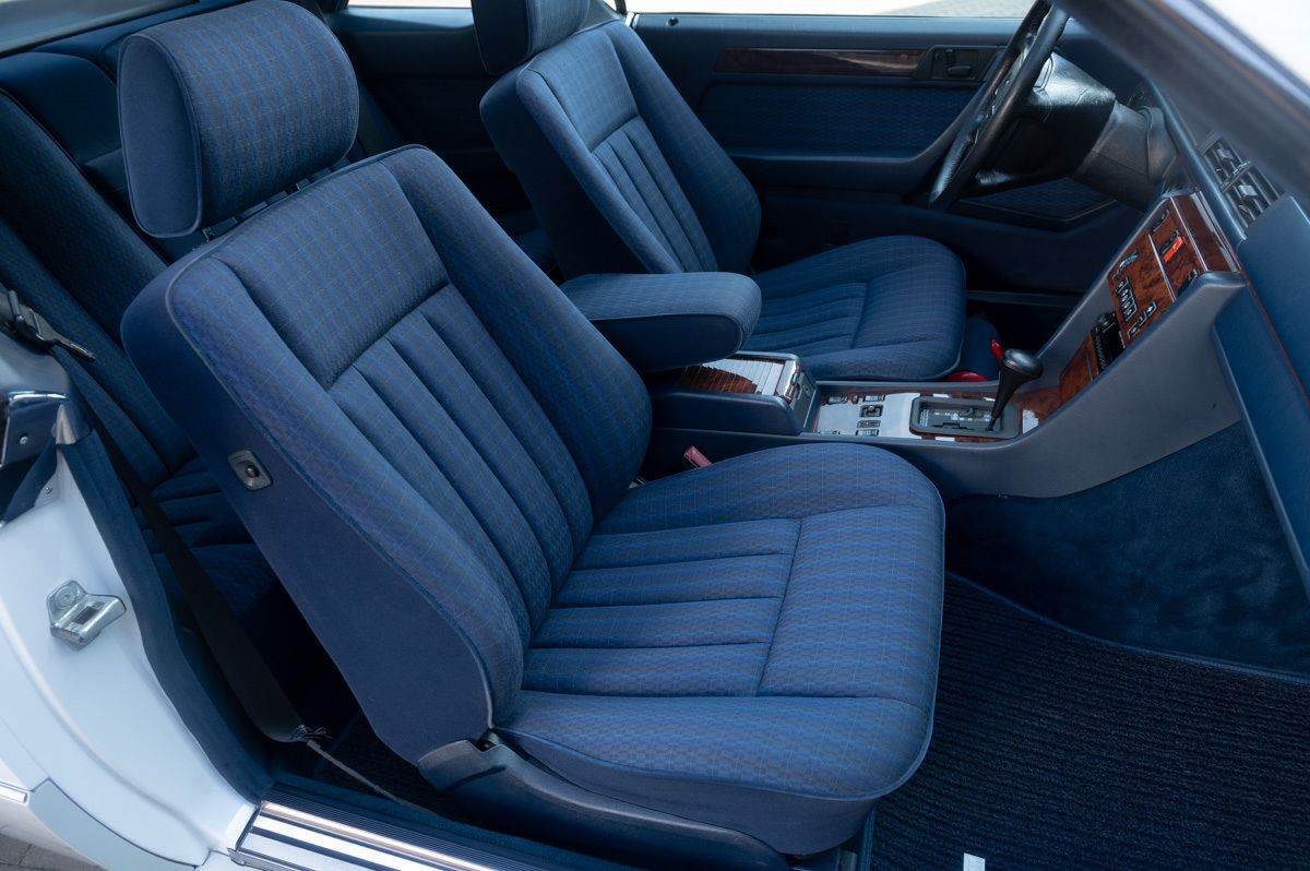 Mercedes-Benz E-Klasse (1991) — foto 41