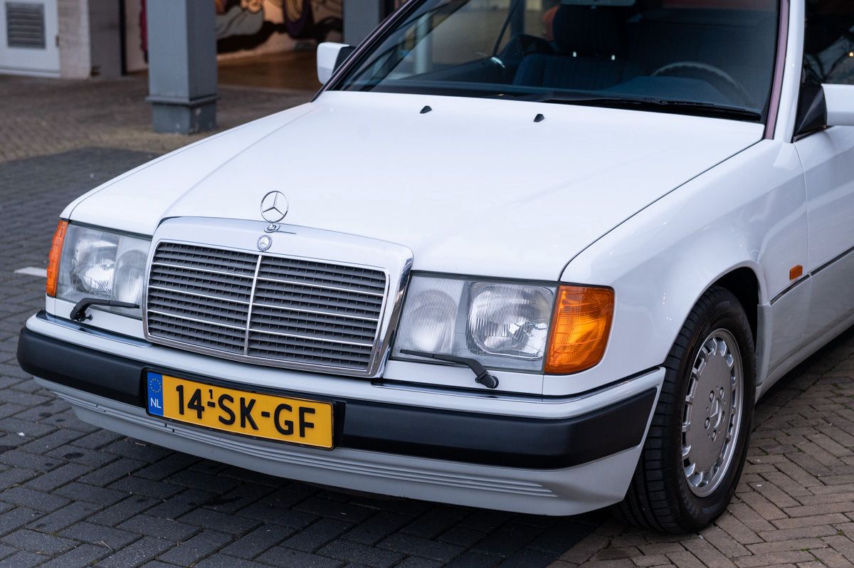 Mercedes-Benz E-Klasse (1991) — foto 8