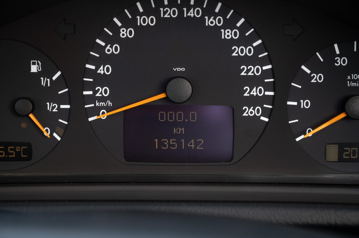 Mercedes-Benz CLK-Klasse (2001) — foto 7
