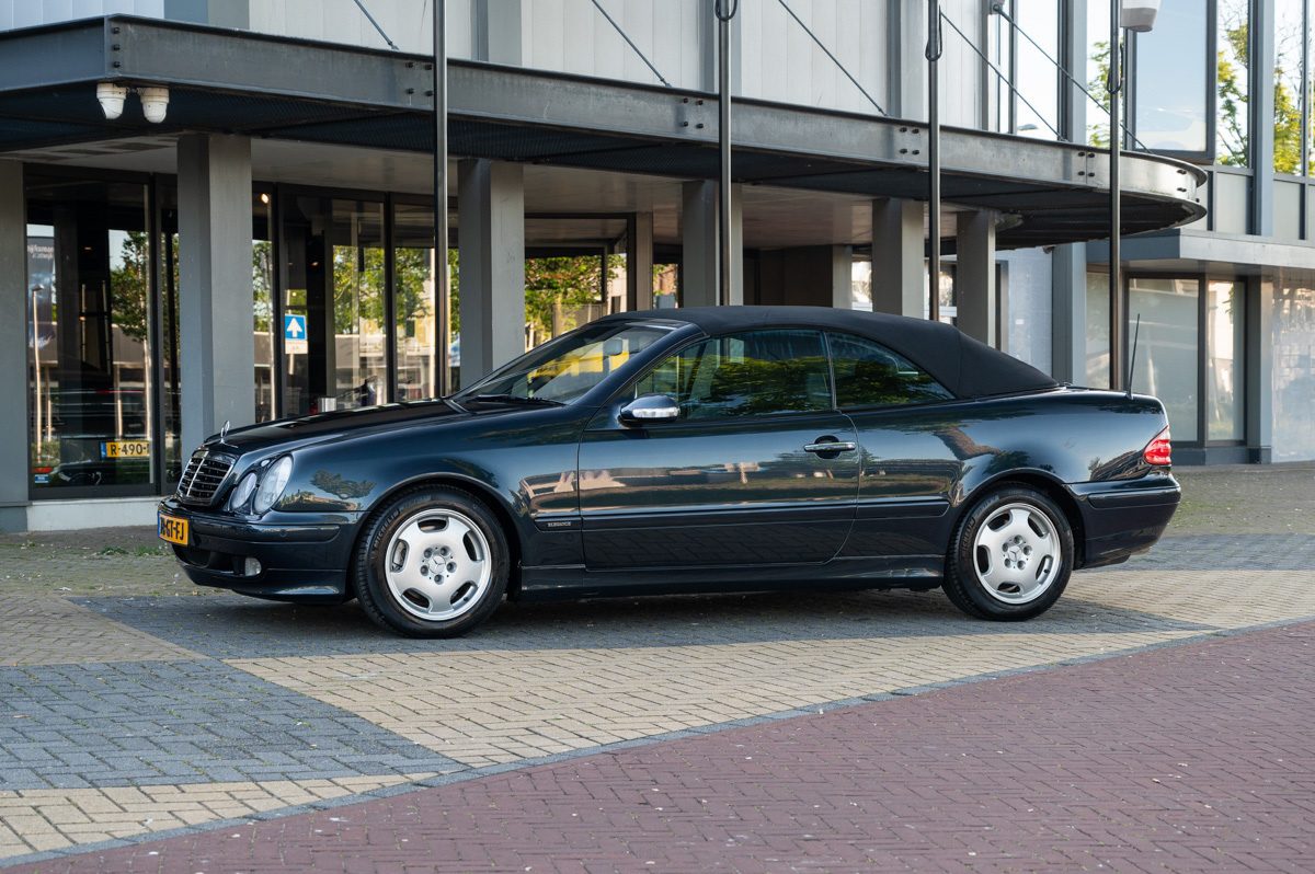 Mercedes-Benz CLK-Klasse (2001) — foto 22