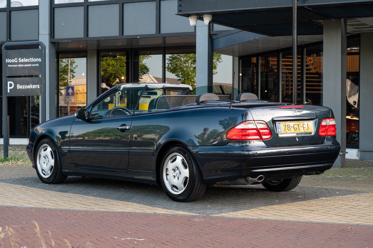 Mercedes-Benz CLK-Klasse (2001) — foto 28