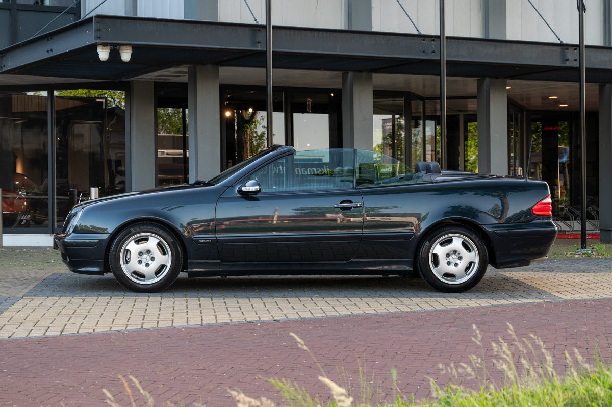 Mercedes-Benz CLK-Klasse (2001) — foto 26