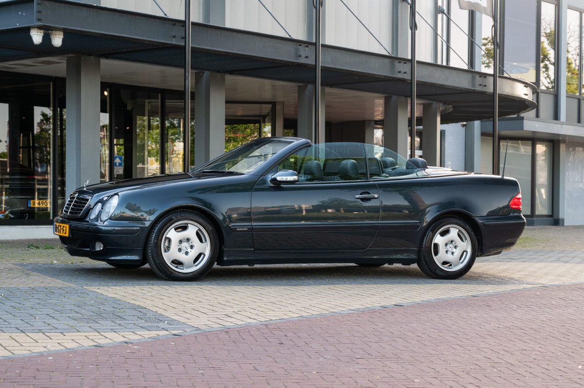 Mercedes-Benz CLK-Klasse (2001) — foto 24