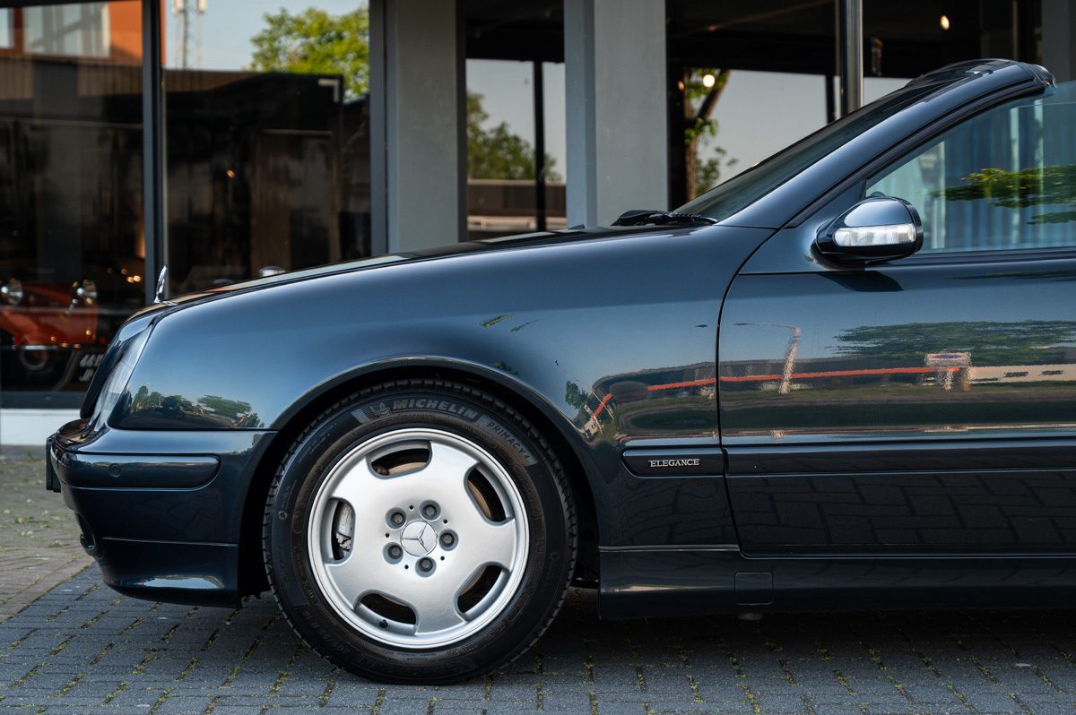 Mercedes-Benz CLK-Klasse (2001) — foto 32