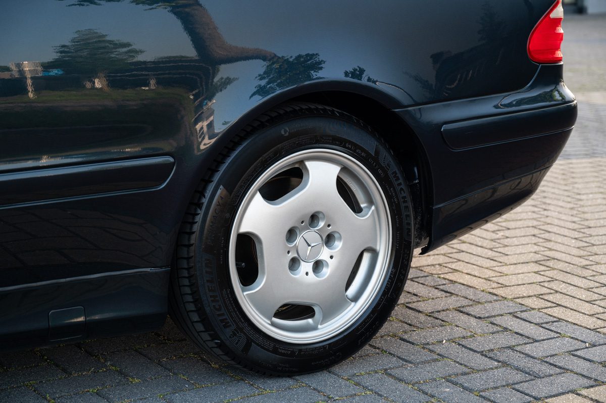 Mercedes-Benz CLK-Klasse (2001) — foto 42