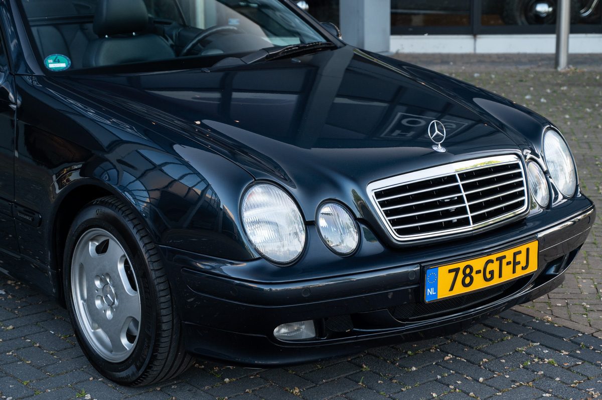 Mercedes-Benz CLK-Klasse (2001) — foto 52