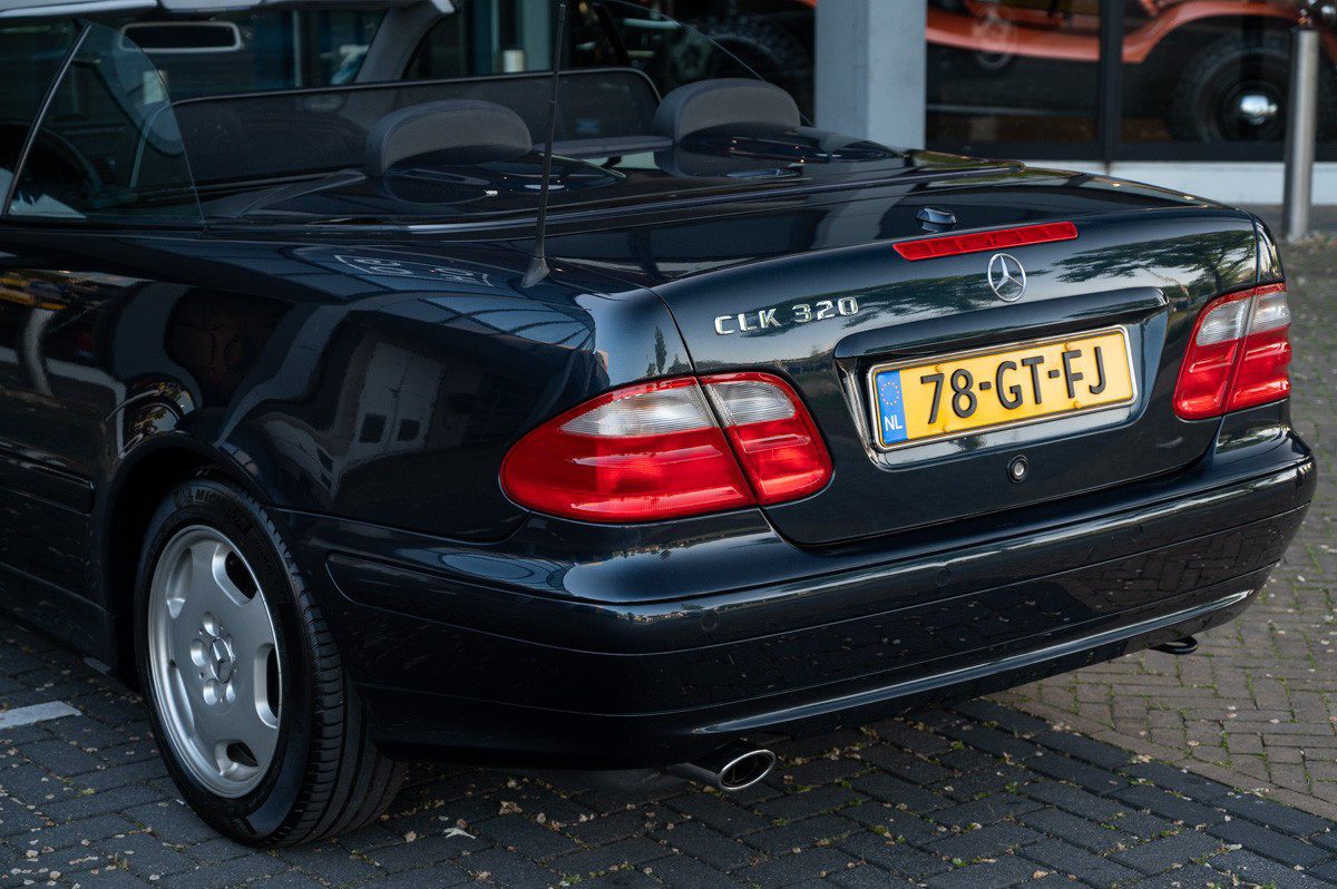 Mercedes-Benz CLK-Klasse (2001) — foto 76