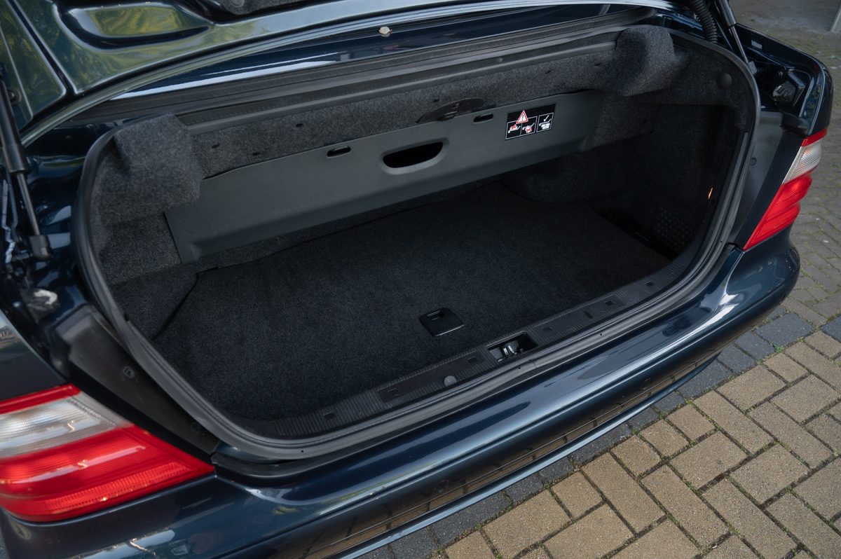 Mercedes-Benz CLK-Klasse (2001) — foto 81