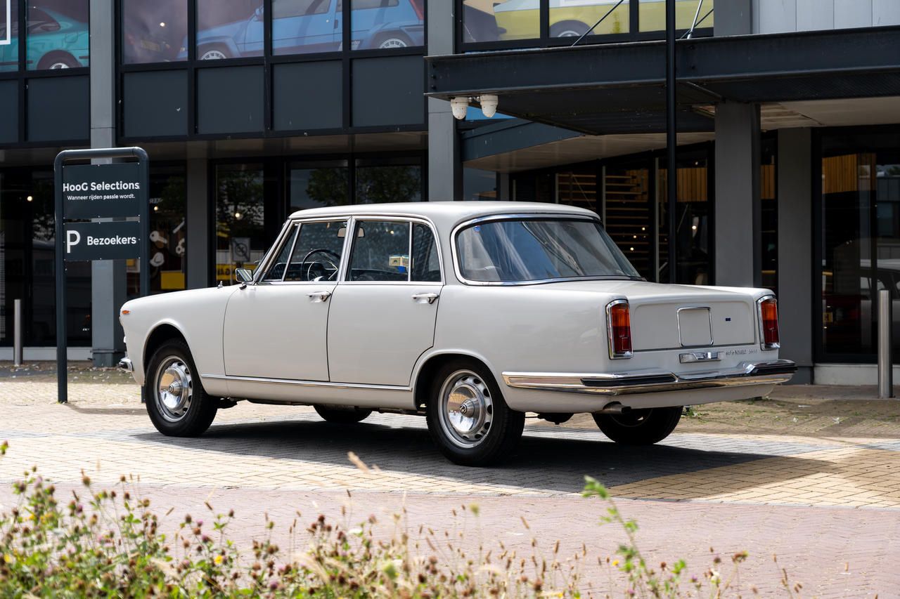 Alfa Romeo 2600 (1966) — foto 2