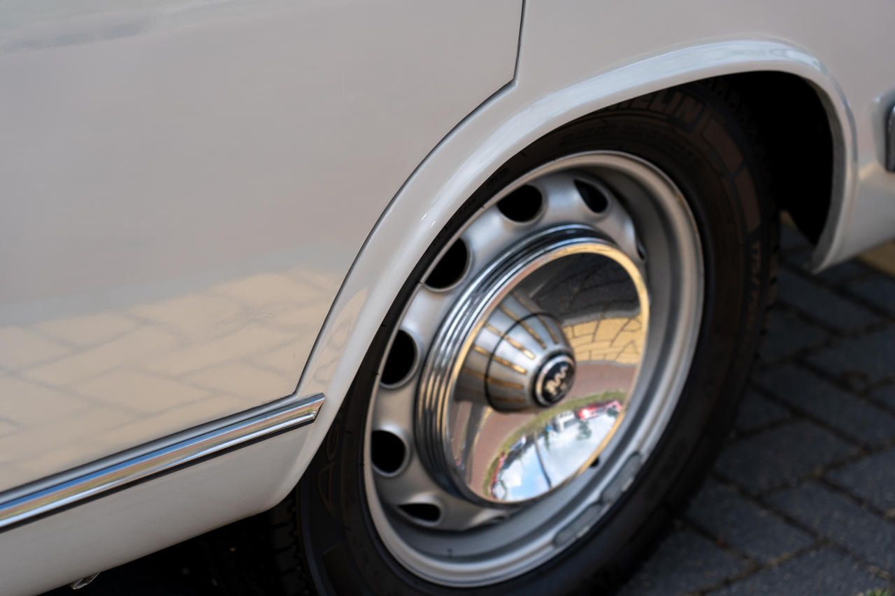 Alfa Romeo 2600 (1966) — foto 6