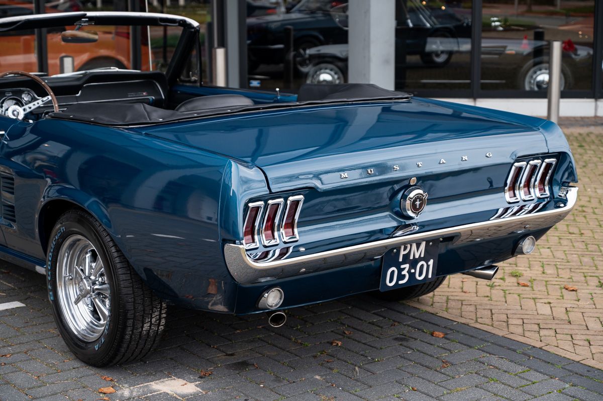 Ford Mustang (1967) — foto 15