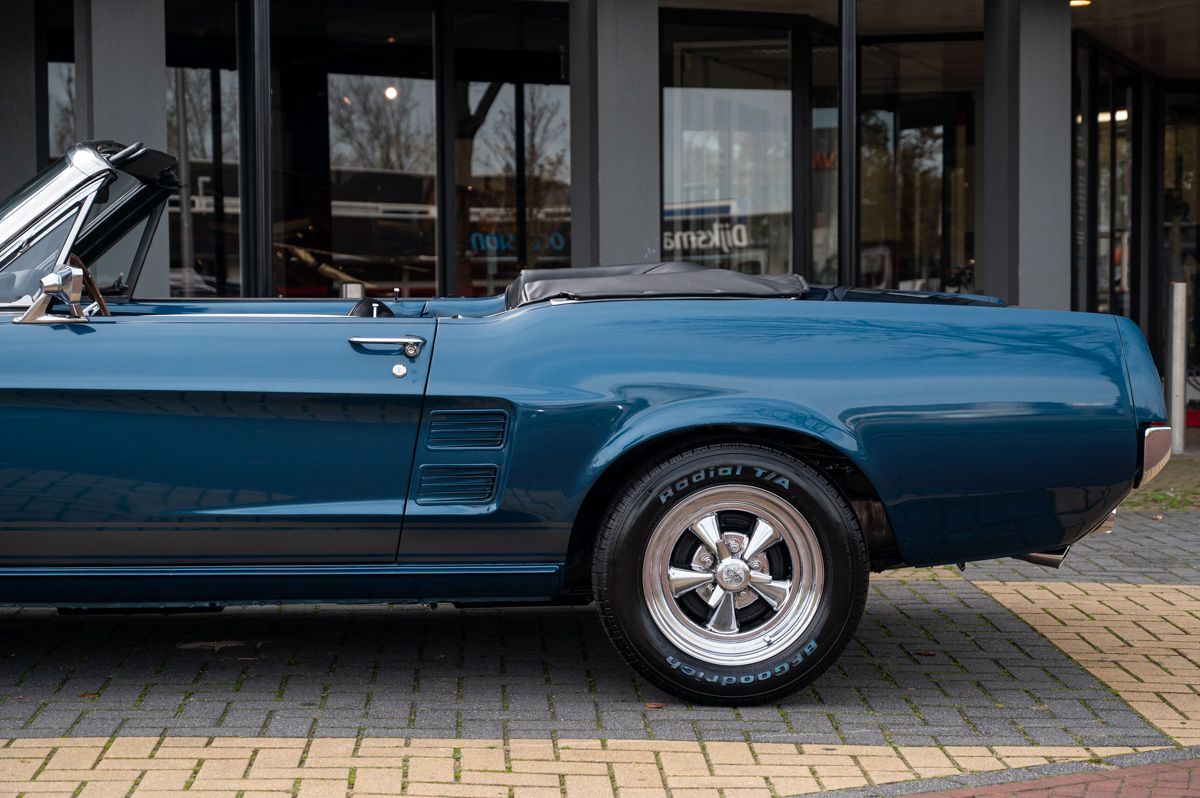 Ford Mustang (1967) — foto 38