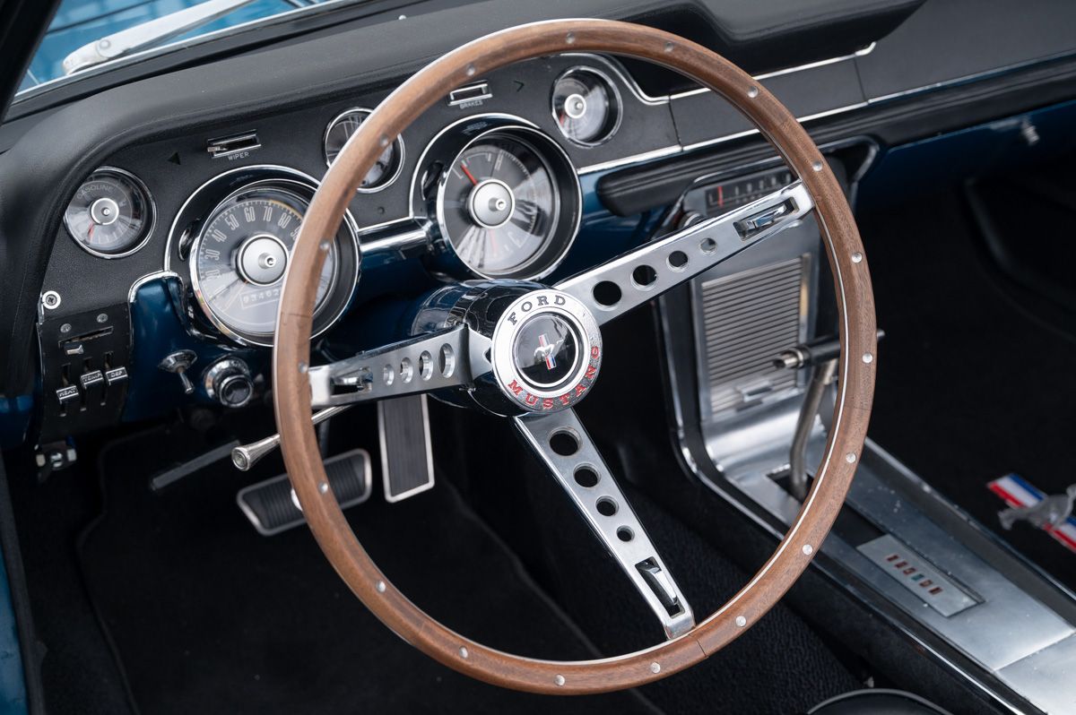 Ford Mustang (1967) — foto 57