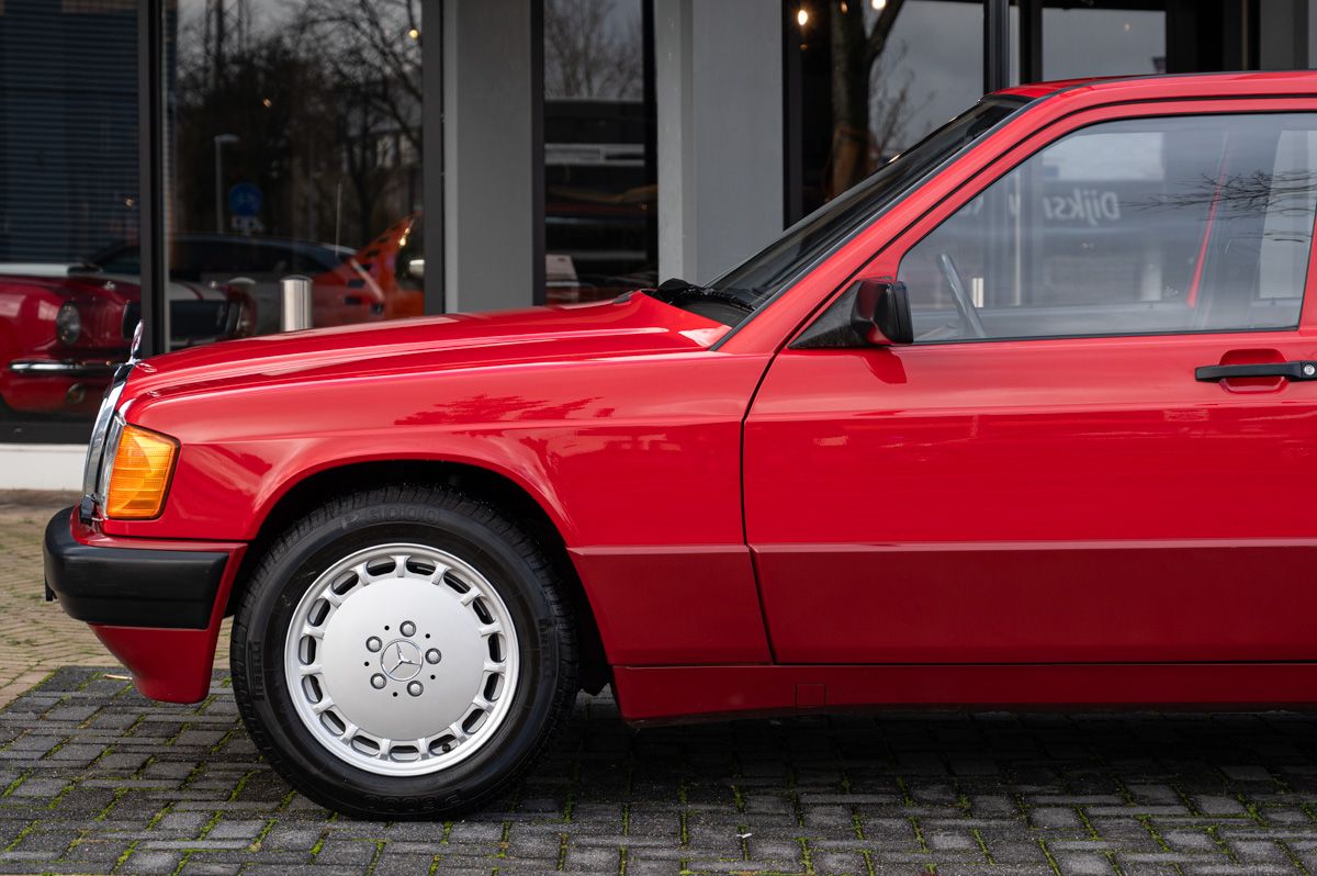 Mercedes-Benz 190-Serie (1992) — foto 25