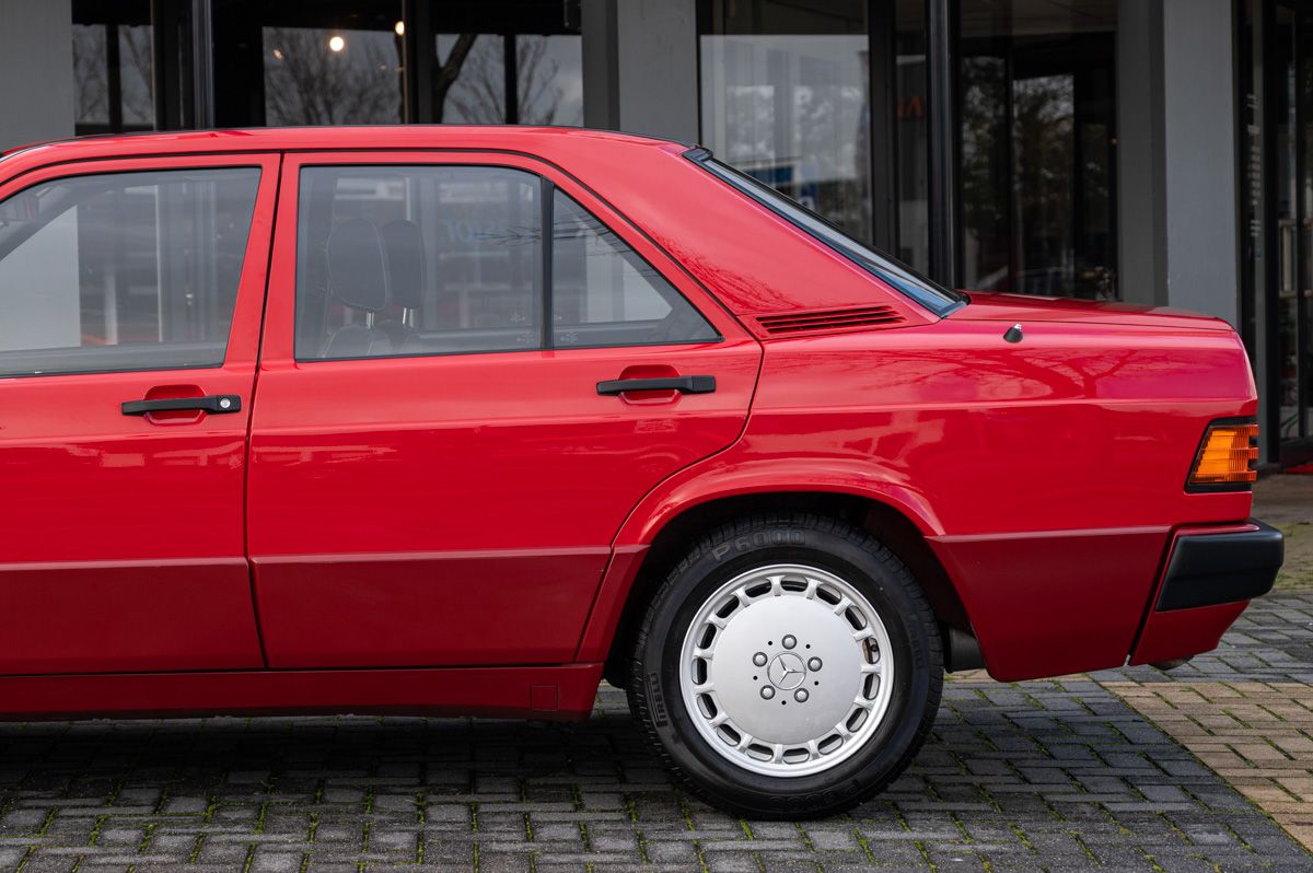 Mercedes-Benz 190-Serie (1992) — foto 24