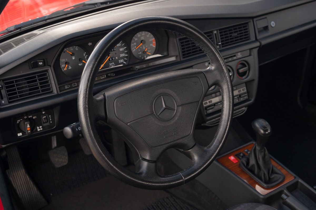 Mercedes-Benz 190-Serie (1992) — foto 41