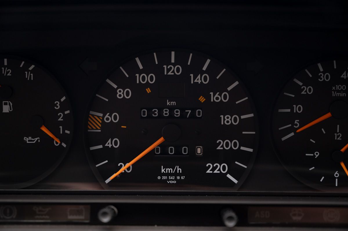 Mercedes-Benz 190-Serie (1992) — foto 40