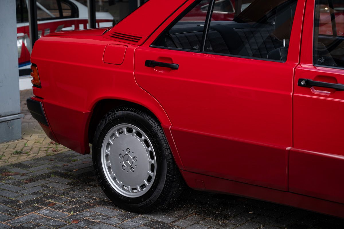 Mercedes-Benz 190-Serie (1992) — foto 12