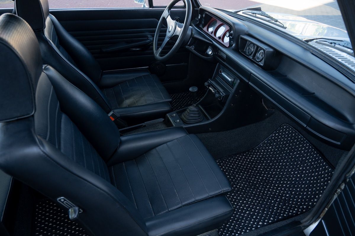 BMW 2002 (1974) — Foto 50