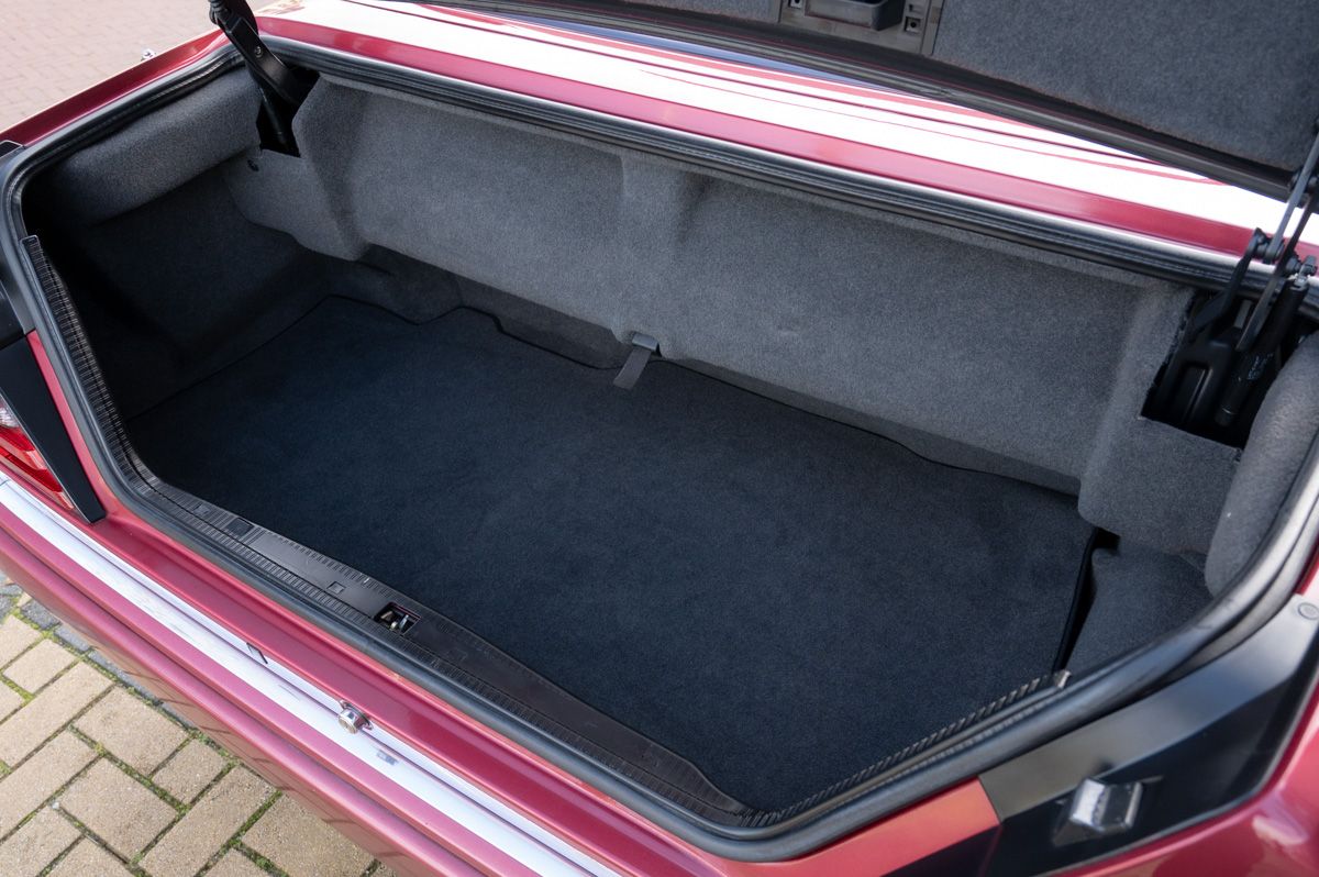 Mercedes-Benz E-Klasse (1995) — foto 48