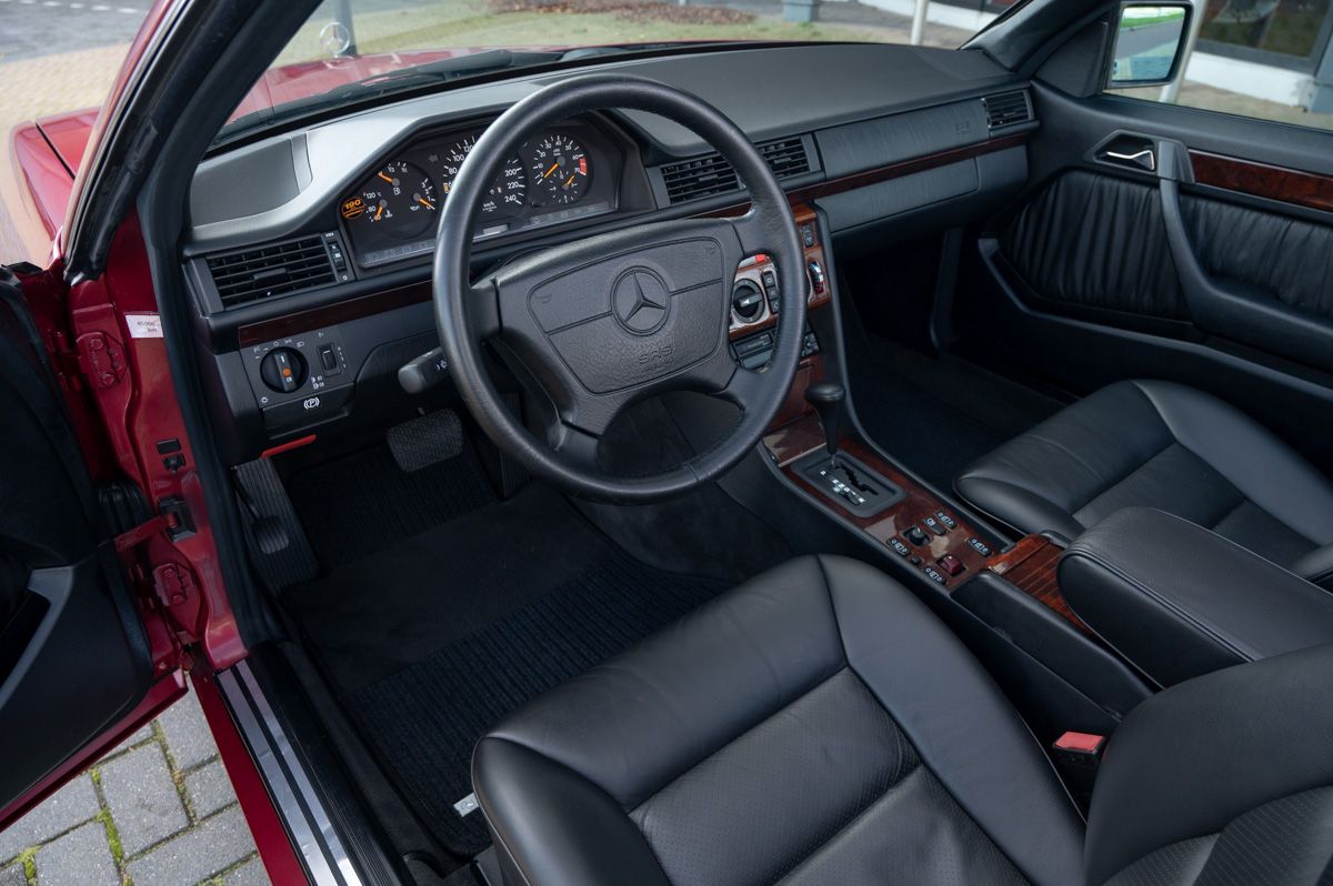 Mercedes-Benz E-Klasse (1995) — foto 37