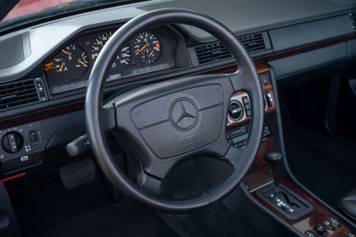 Mercedes-Benz E-Klasse (1995) — foto 50