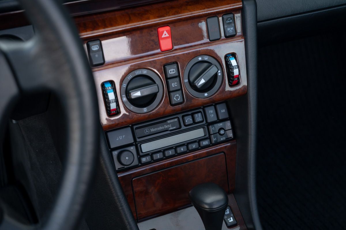 Mercedes-Benz E-Klasse (1995) — foto 54