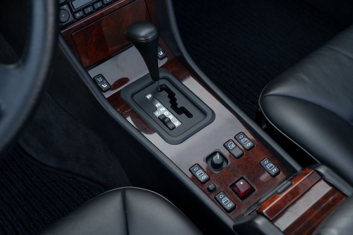 Mercedes-Benz E-Klasse (1995) — foto 52