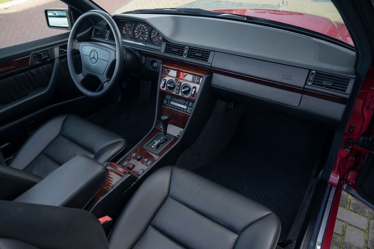 Mercedes-Benz E-Klasse (1995) — foto 40