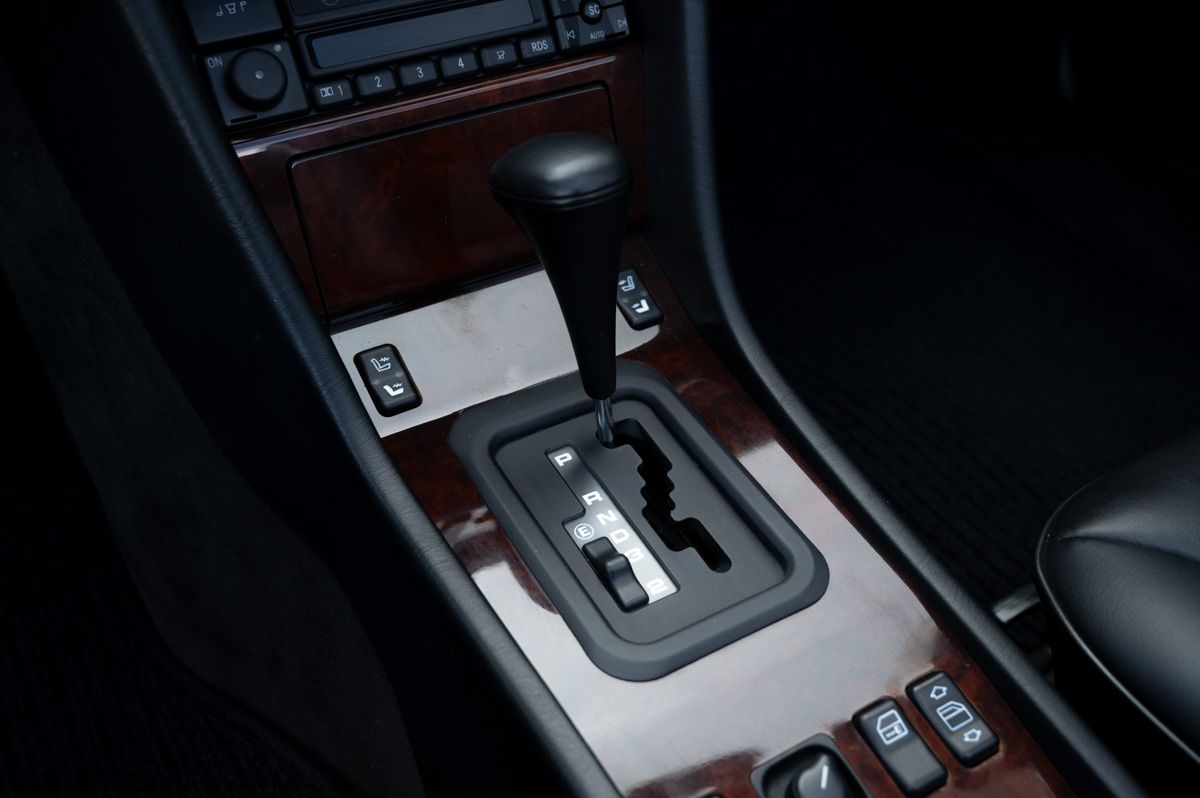 Mercedes-Benz E-Klasse (1995) — foto 61