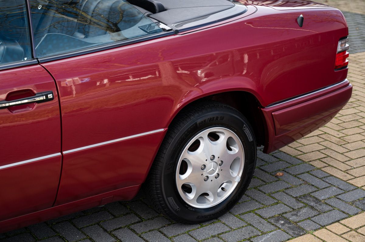 Mercedes-Benz E-Klasse (1995) — foto 16