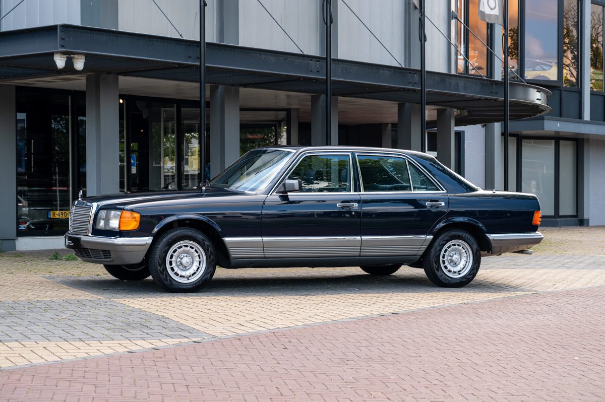 Mercedes-Benz S-Class (1985)
