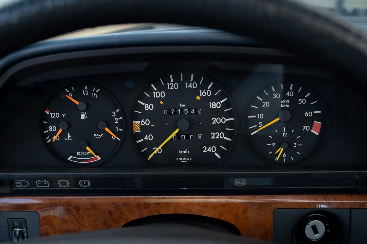 Mercedes-Benz S-Klasse (1985) — صورة 36