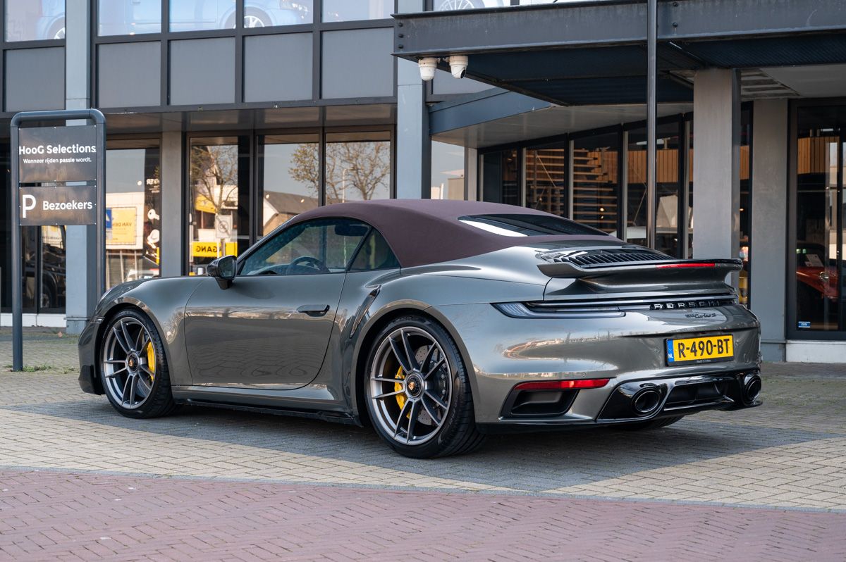 Porsche 911 (2021) — foto 10